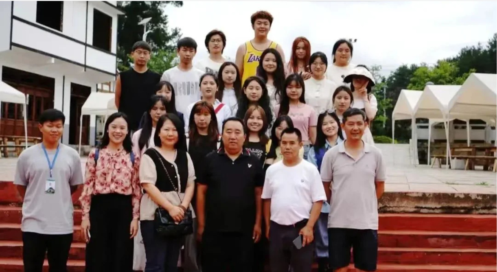 聚焦干部“六上”活动 | “校媒联盟”走进秀美花溪
