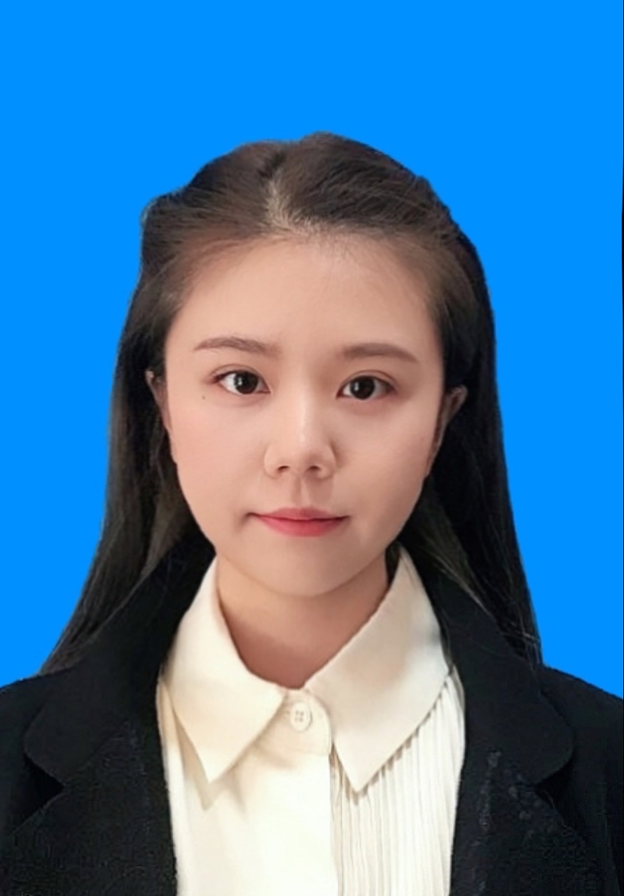 严浩菁证件照.jpg